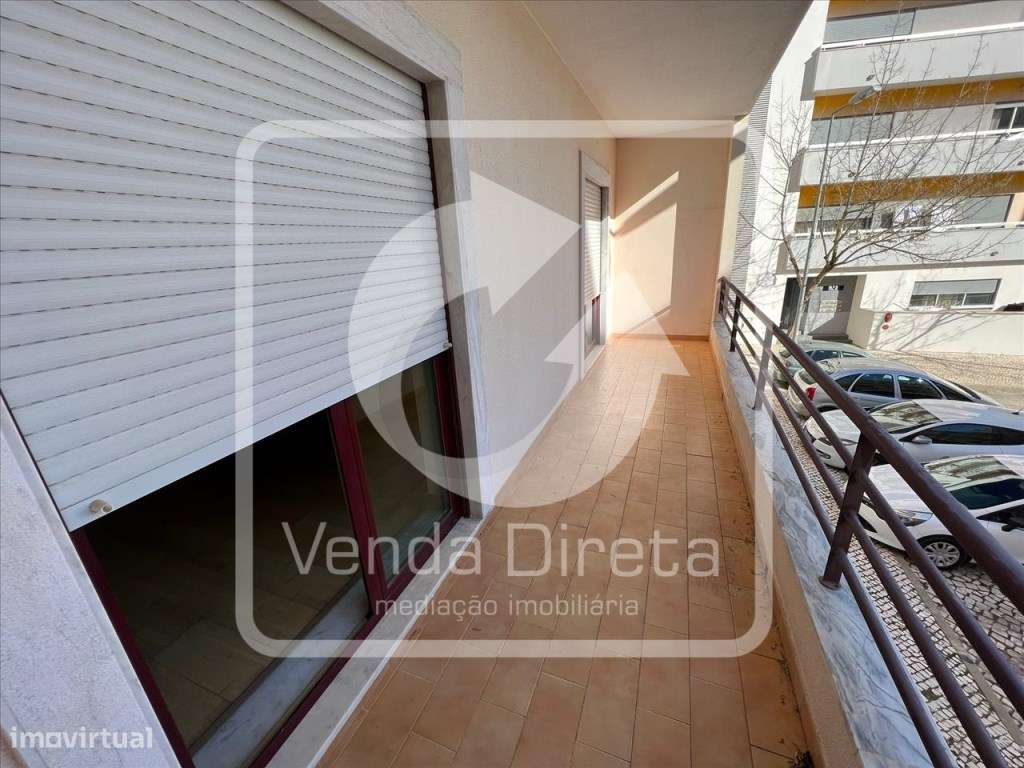 Apartamento T2 com Parqueamento em São Clemente - Loulé - Grande imagem: 4/20
