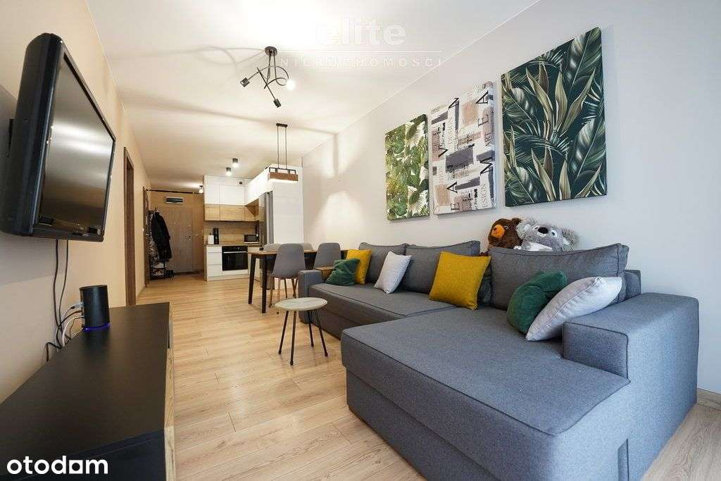 Os. Pionierów duże 2 pokoje balkon-0