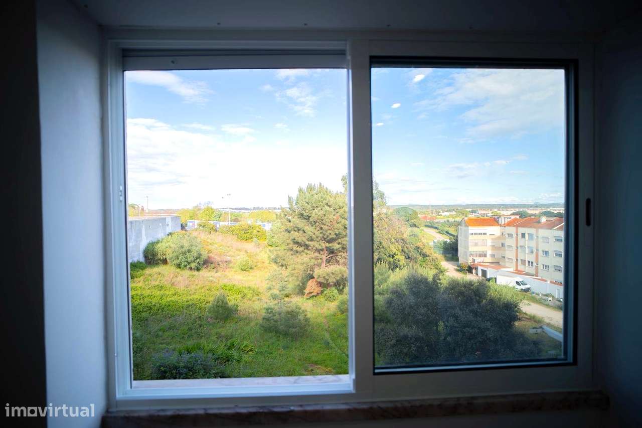 Excelente Apartamento T2 Remodelado – Paio Pires-24