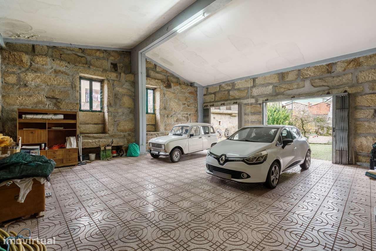 Moradia T5 em pedra em Vila Verde da Raia - Chaves-7