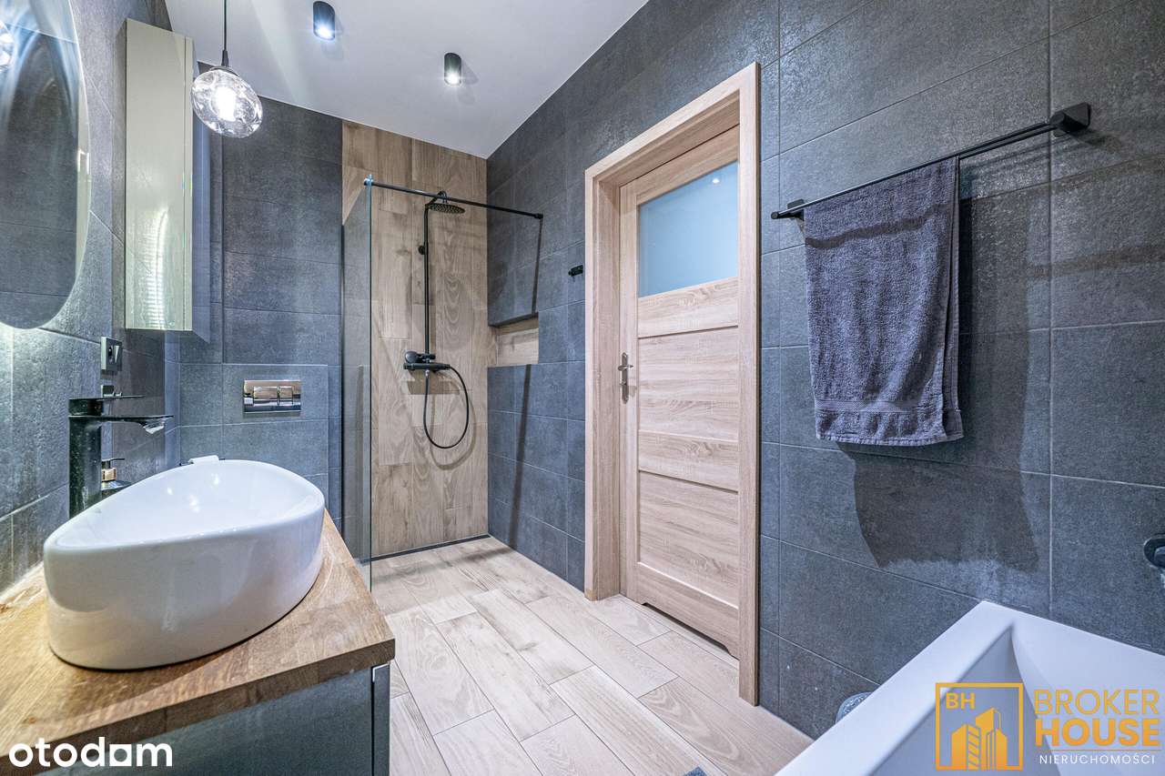 WYJĄTKOWY DOM W ZABUDOWIE BLIŹNIACZEJ-17