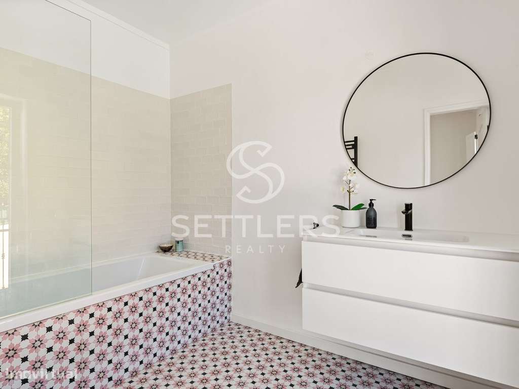 Moradia T4 geminada com piscina - Malveira da Serra-24