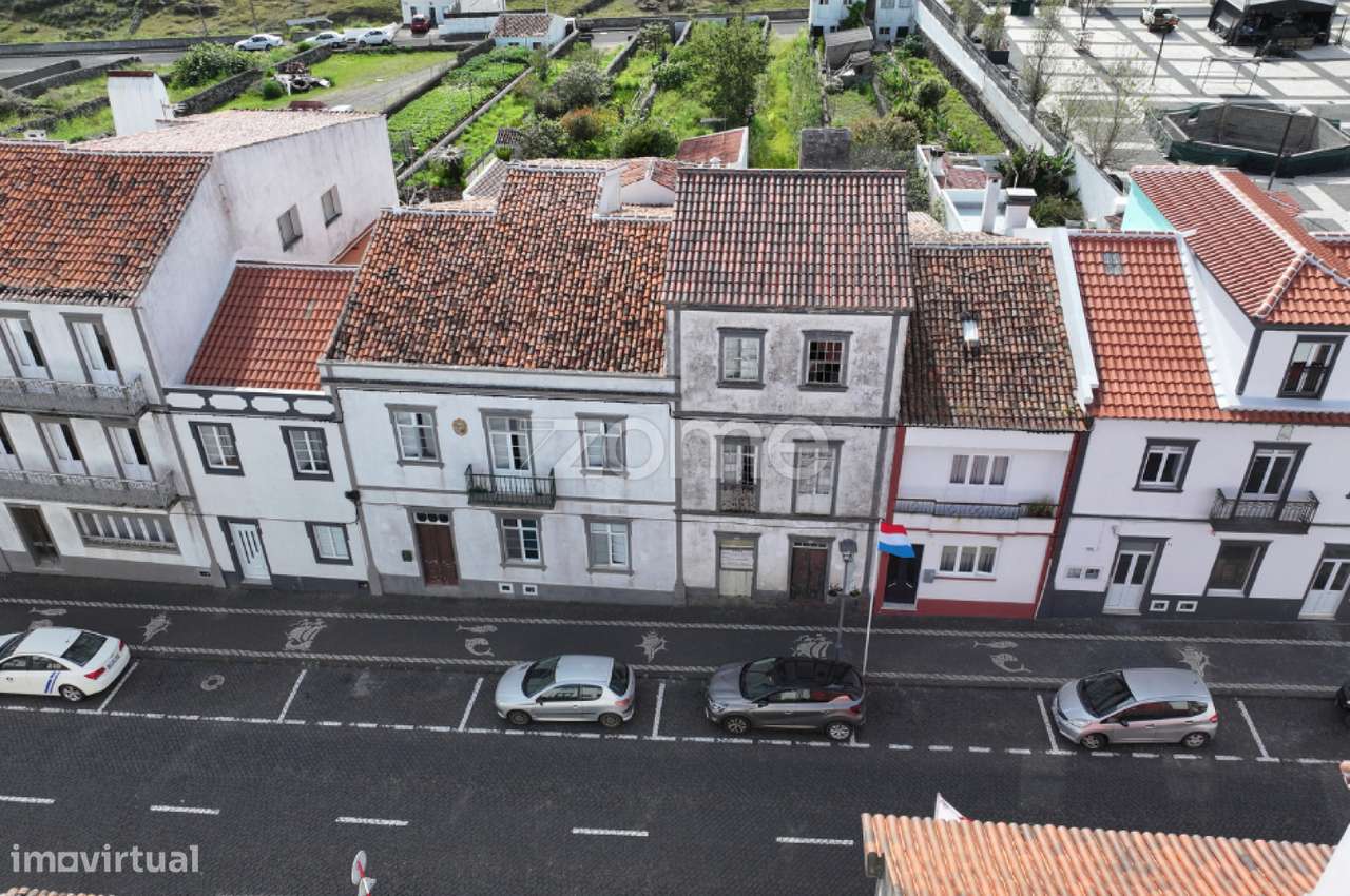 Moradia com Projeto para 4 apartamentos + 1 Espaço comercial - Grande imagem: 4/6