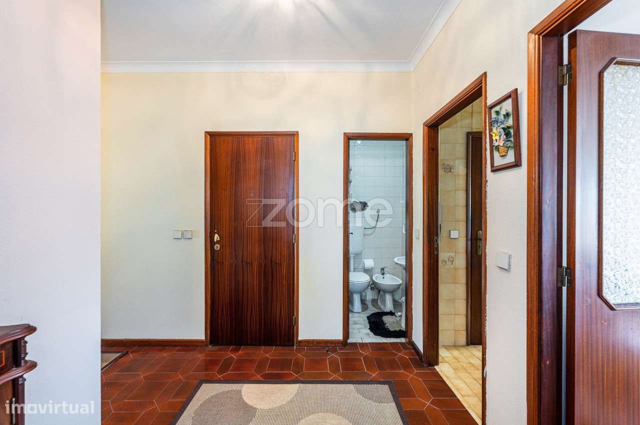 Apartamento T3 em Ermesinde com garagem Box-5