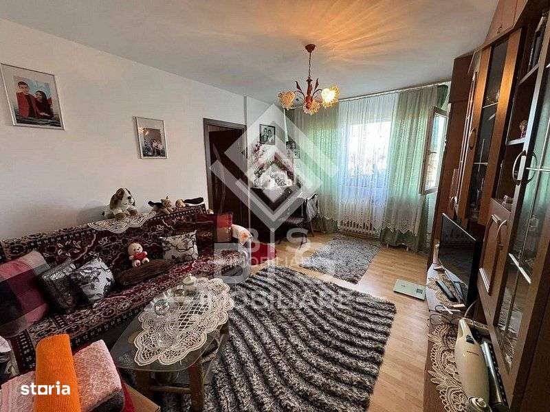 Apartament 3 camere, etaj 3 - zona Decebal - Imagine principală: 2/6