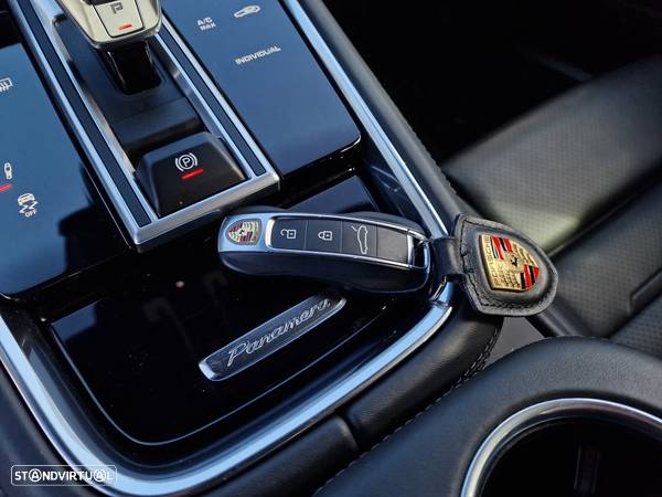 Porsche Panamera 4 E-Hybrid Platinum Edition - 45