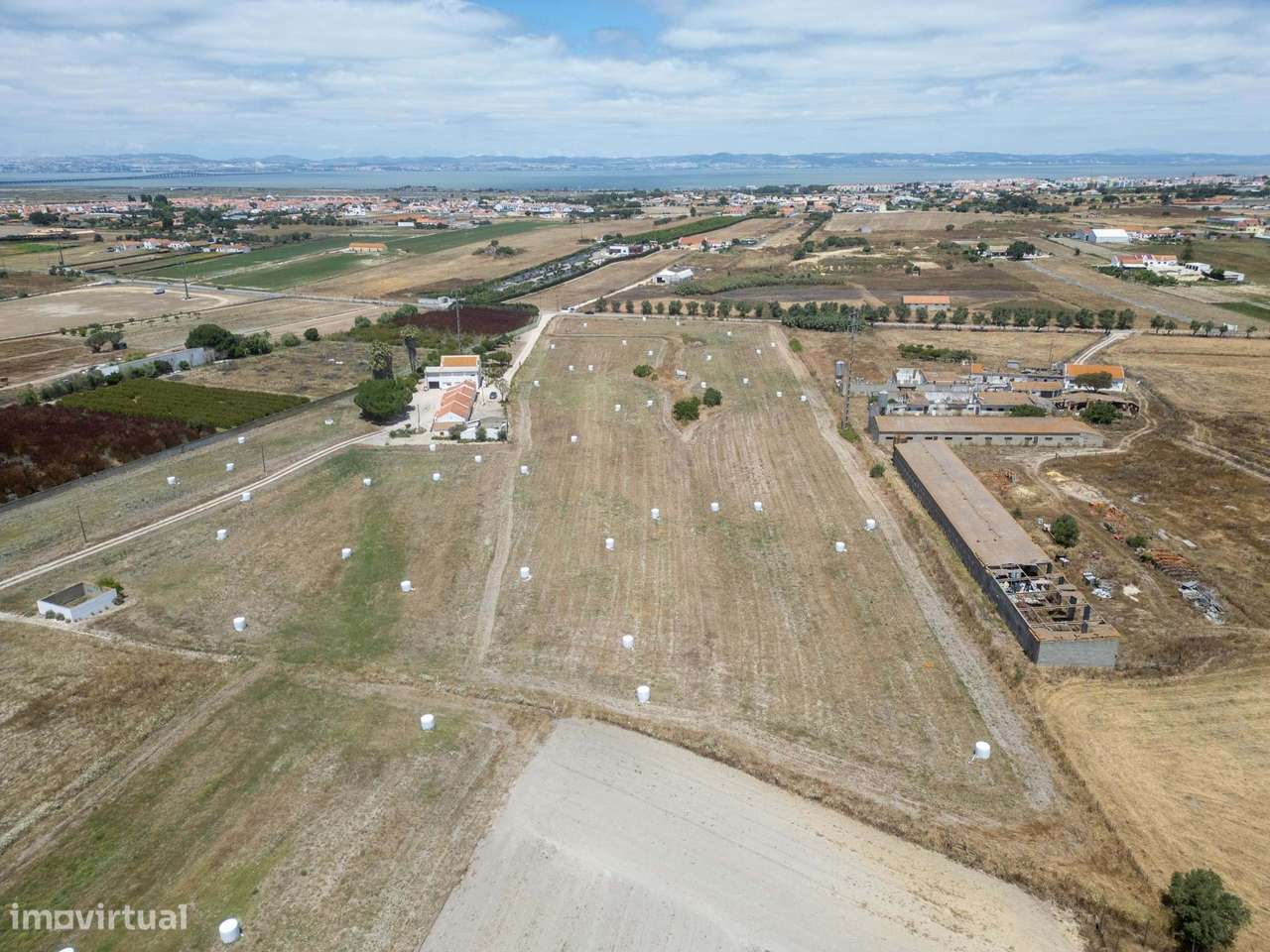 Terreno para venda a 10 minutos (10 km) do campo de Tiro de Alcochete. - Grande imagem: 3/18