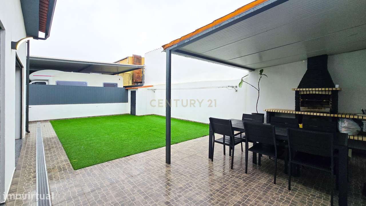 Moderna Moradia T4 em Quinta do Conde, Sesimbra - Grande imagem: 4/52