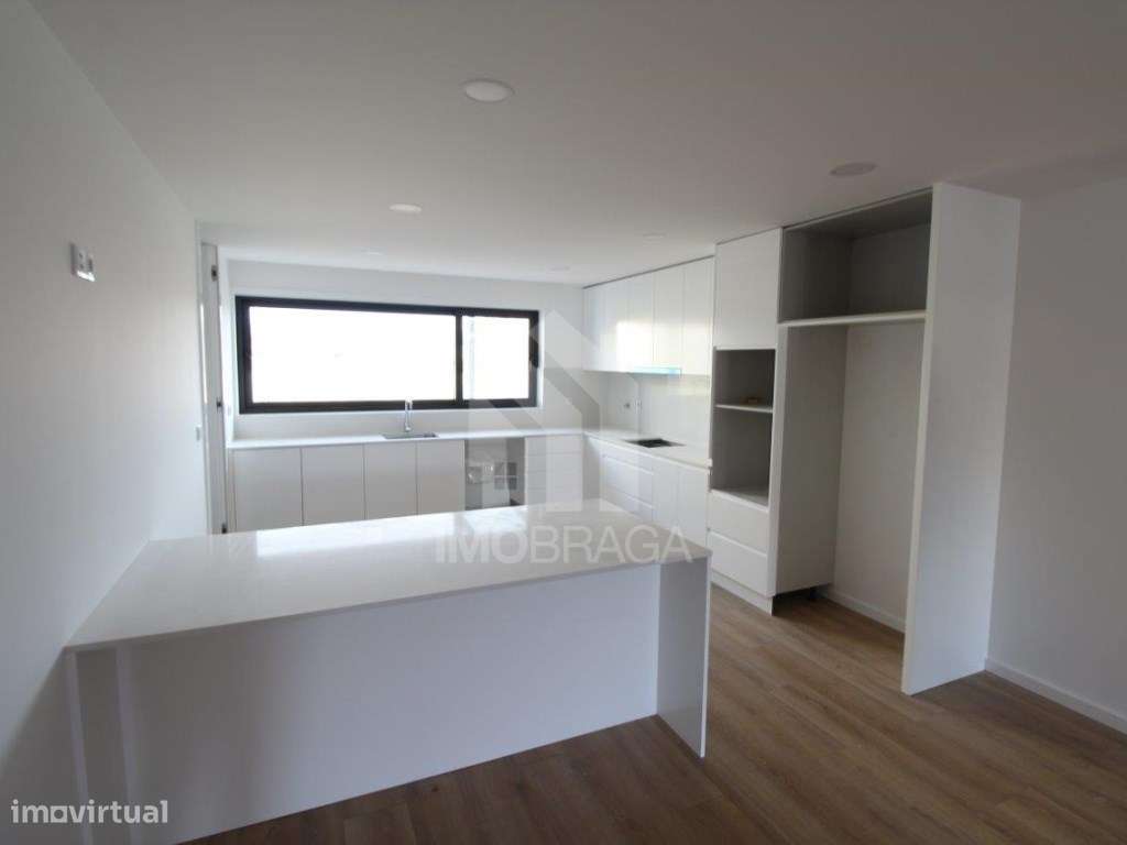 Moradia T4 de Luxo com Piscina, Jardim e Garagem em Ferreiros, Brag... - Grande imagem: 4/60