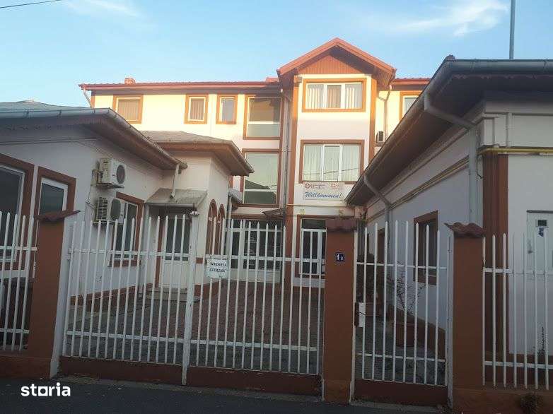 Clinica medicala- 3 niveluri + 2 corpuri proprietate-0