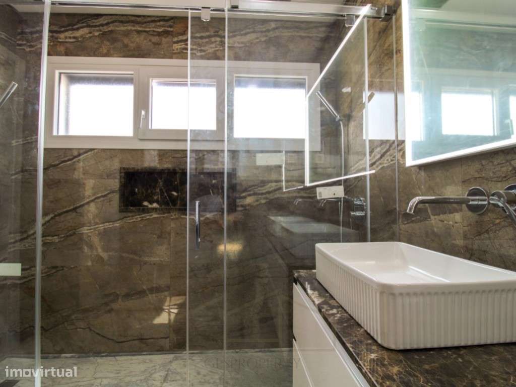 Moradia Isolada T4 - inserida em lote 420m2 - Aldeias de Irmaos - A...-42