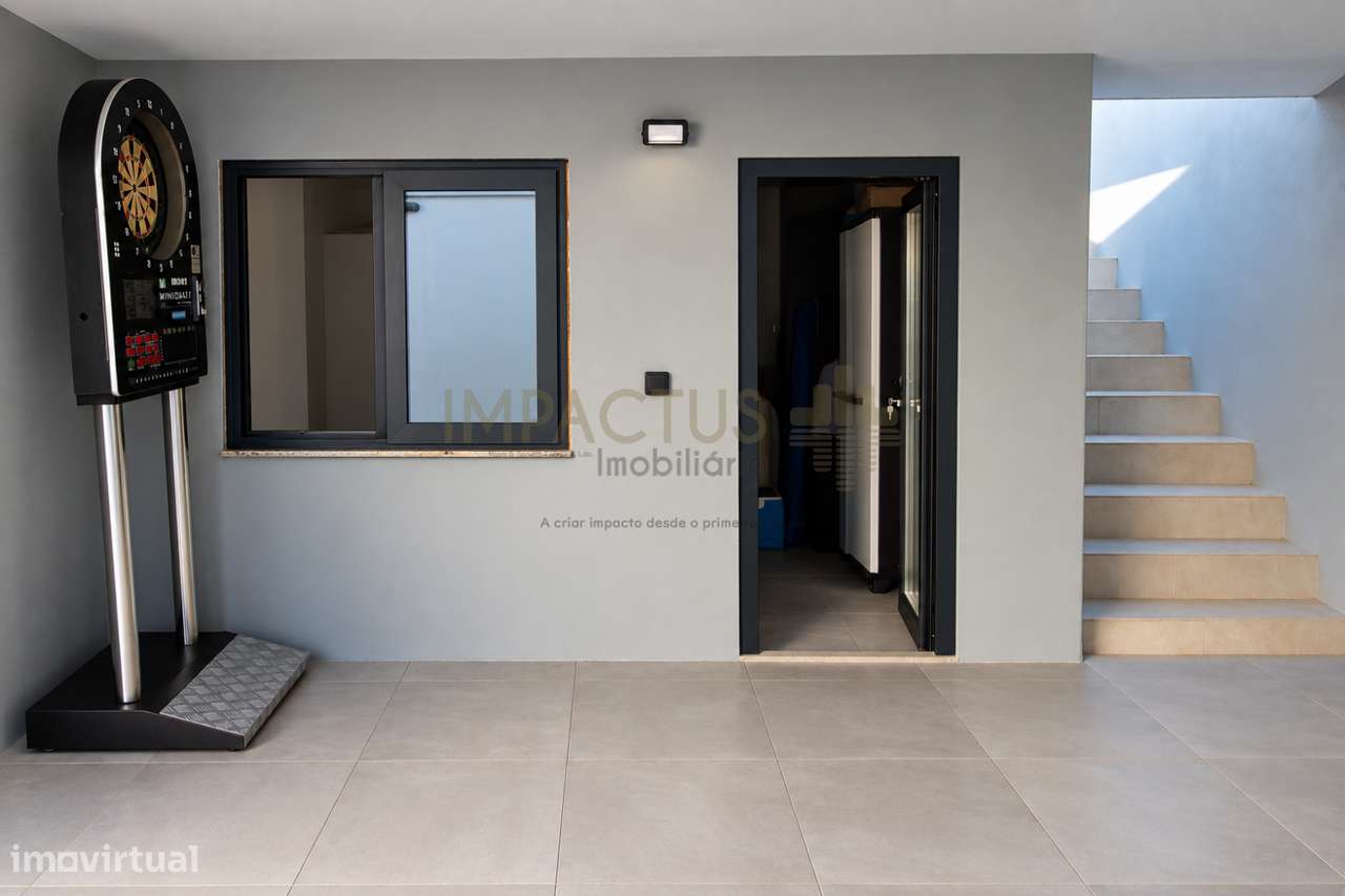 Moradia T3+T1 renovados-7