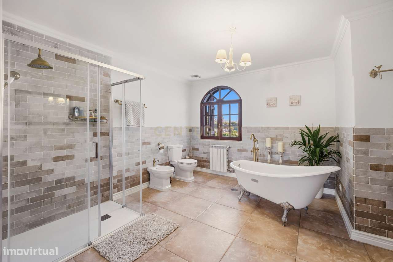 Quinta de Charme em Palmela – Renovada, Espaçosa e Pronta a Viver-18