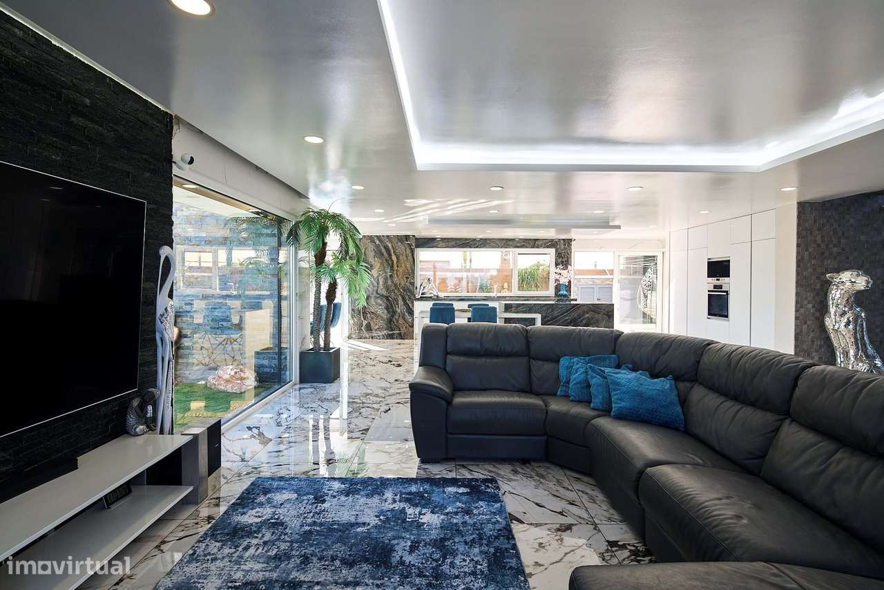 Moradia T4 com  piscina e jardim em zona privilegiada, Charneca da Cap-11