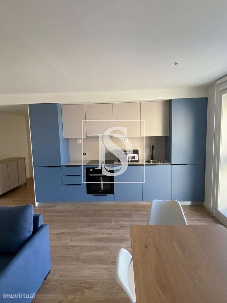 T1 no Porto, muito próximo ao hospital S. João e ao polo universitário - Grande imagem: 2/20