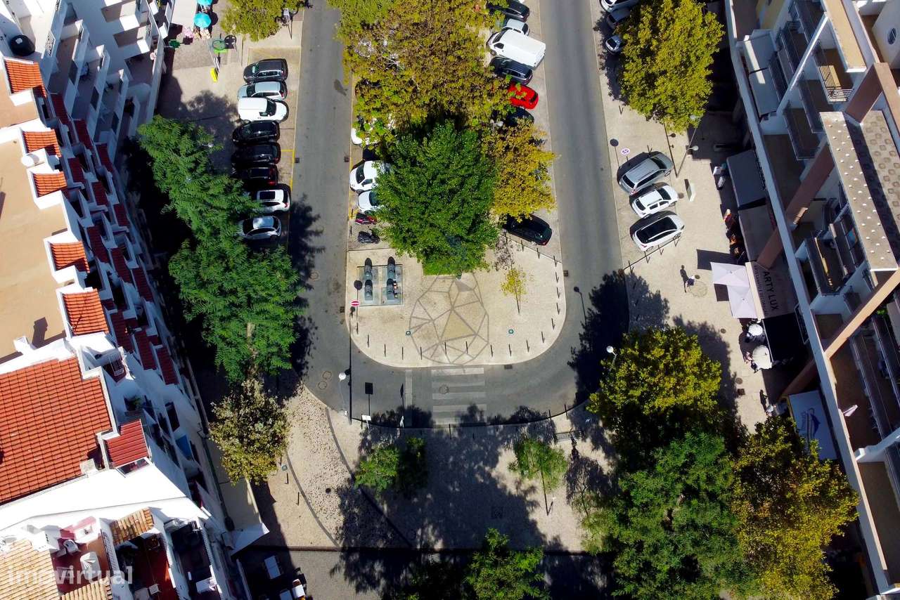 Ampla Loja duplex à venda  no Centro de Albufeira - Grande imagem: 5/36