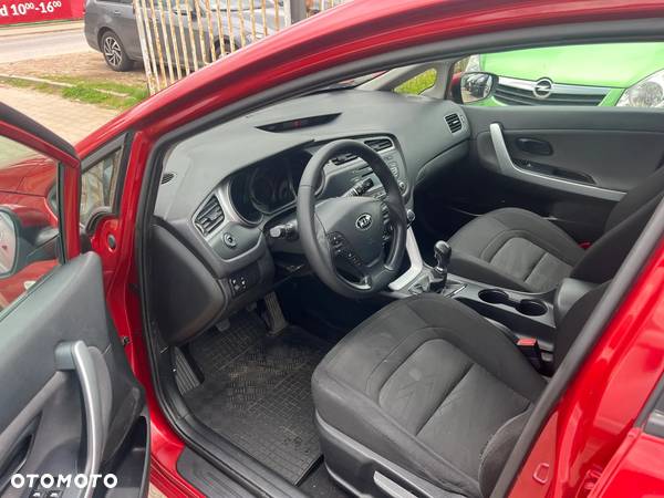 Kia Ceed Cee'd 1.6 GDI L - 10