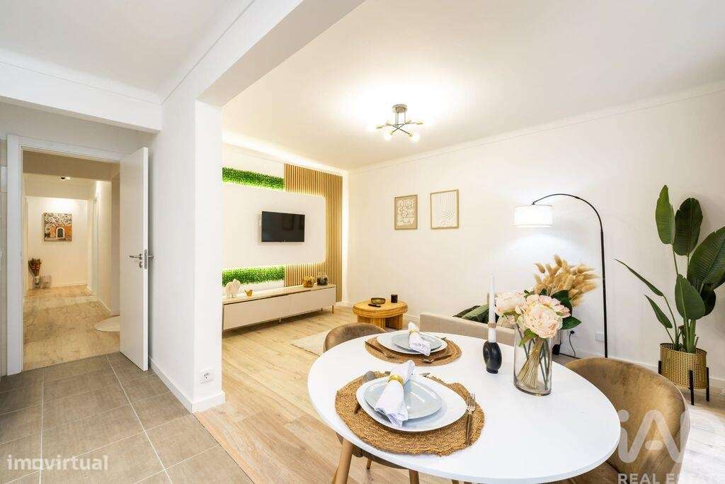 Apartamento T4 em Alcobaça e Vestiaria de 101 m2 - Grande imagem: 2/23