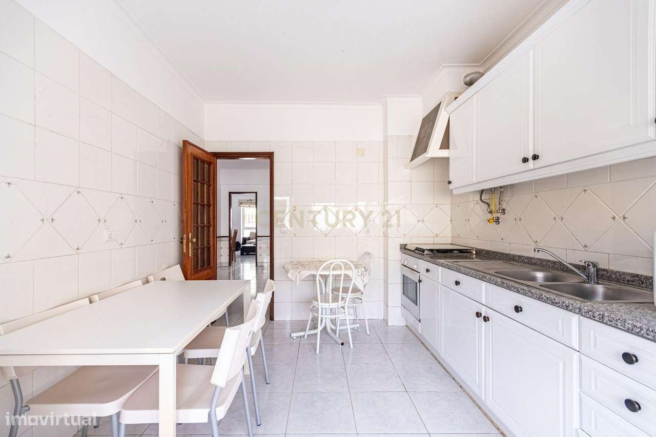 T1 COM EXCELENTE POTENCIAL PARA TRANSFORMAR EM T2  MEM-MARTINS-7