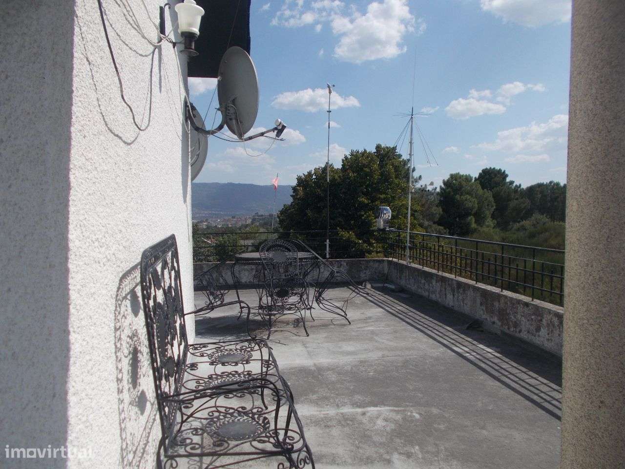 Chaves Moradia e Terreno 5 minutos Centro Cidade-28