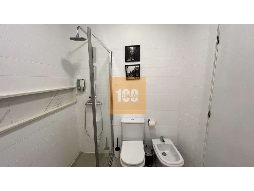 Prédio burguês reabilitado na Baixa do Porto com Licença AL - Grande imagem: 4/47