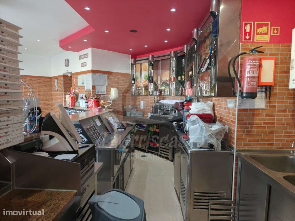 Pizzaria em funcionamento em Vialonga - Grande imagem: 4/14