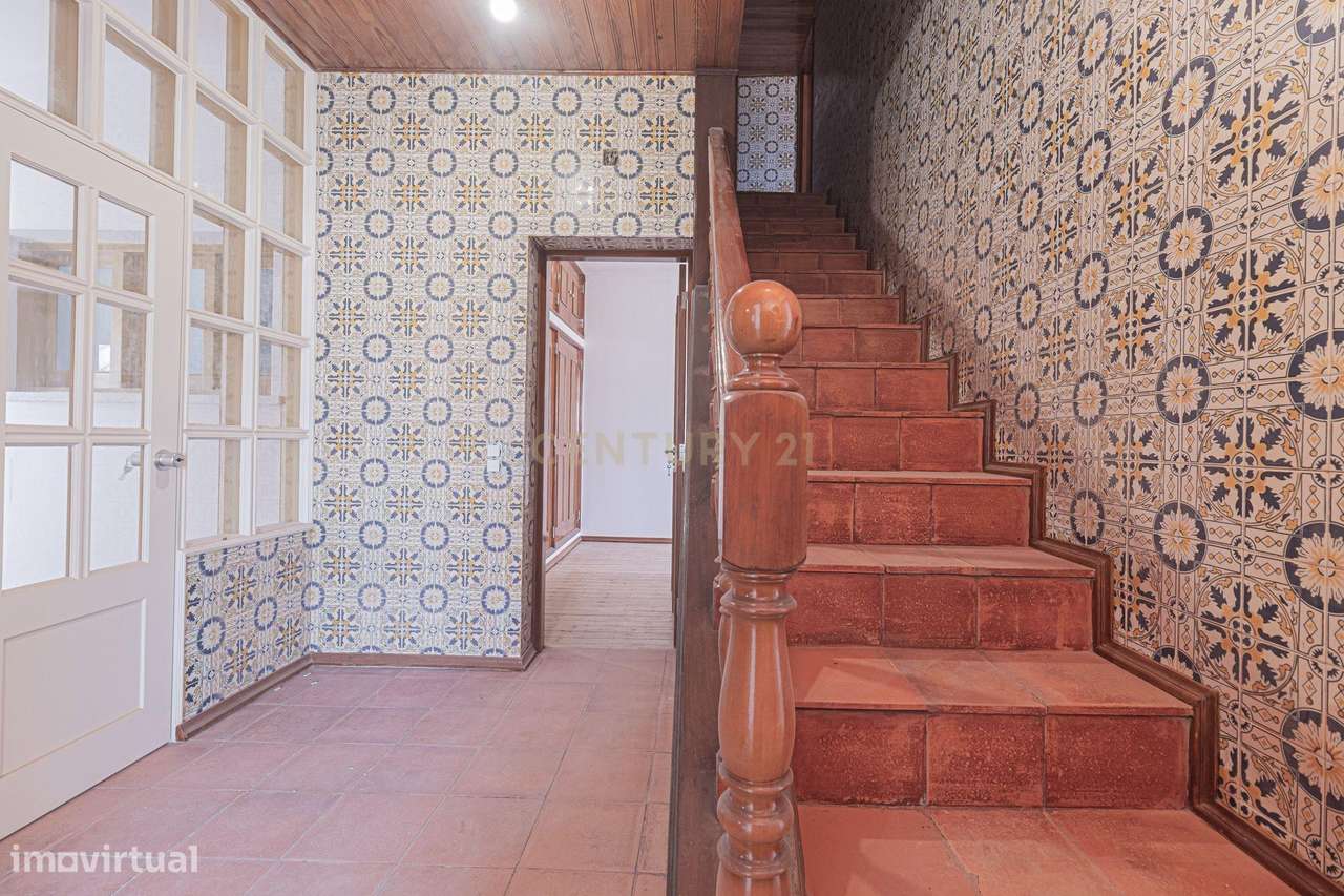 Distinta Moradia, com piscina e adega - perto de praias-41