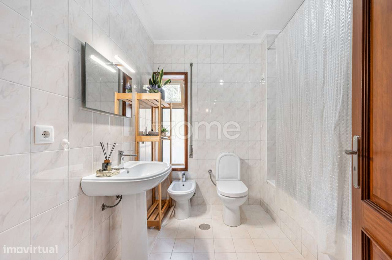 Apartamento T3 com 2 Terraços e 2 lugares de Garagem em V.N de Gaia.-16