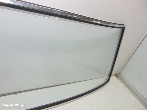 Datsun 1200 vidro do oculo (trás) - 3