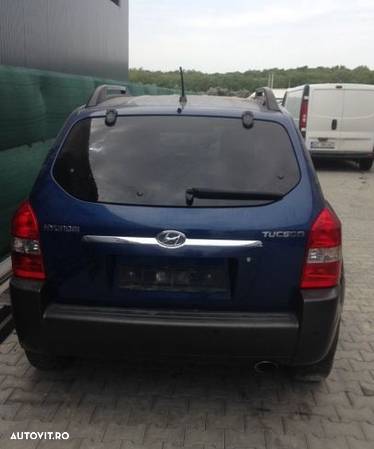 Dezmembram Hyundai Tucson 4x4,2.0 benzina,an fabricatie 2007 - 3