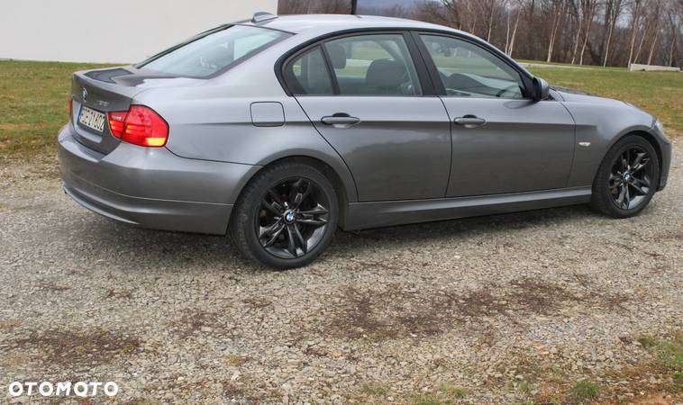 BMW Seria 3 318i - 5