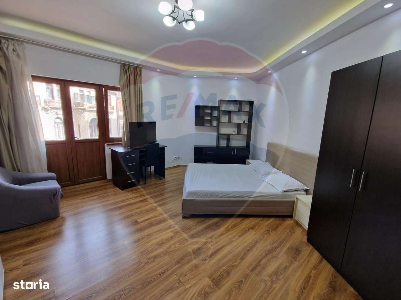 Investitie ideala in Piata Romana - studio decomandat, renovat complet