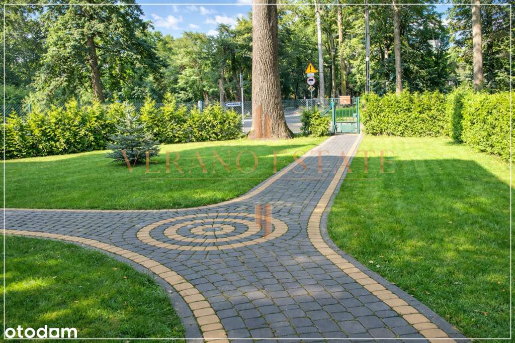 Piękna willa z potencjałem | ogród 2200m2 | basen-19