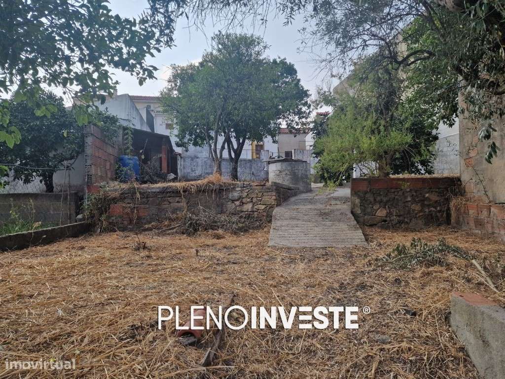 Moradia com garagem e terreno em Vale de Açor-40