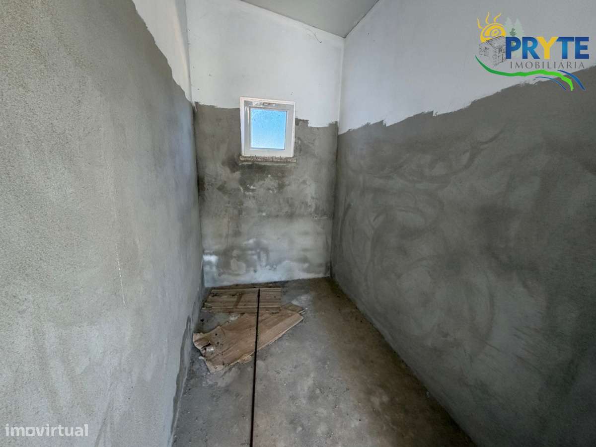Quinta com moradia T3 , anexos e ruínas em Pedrógão Grande-44