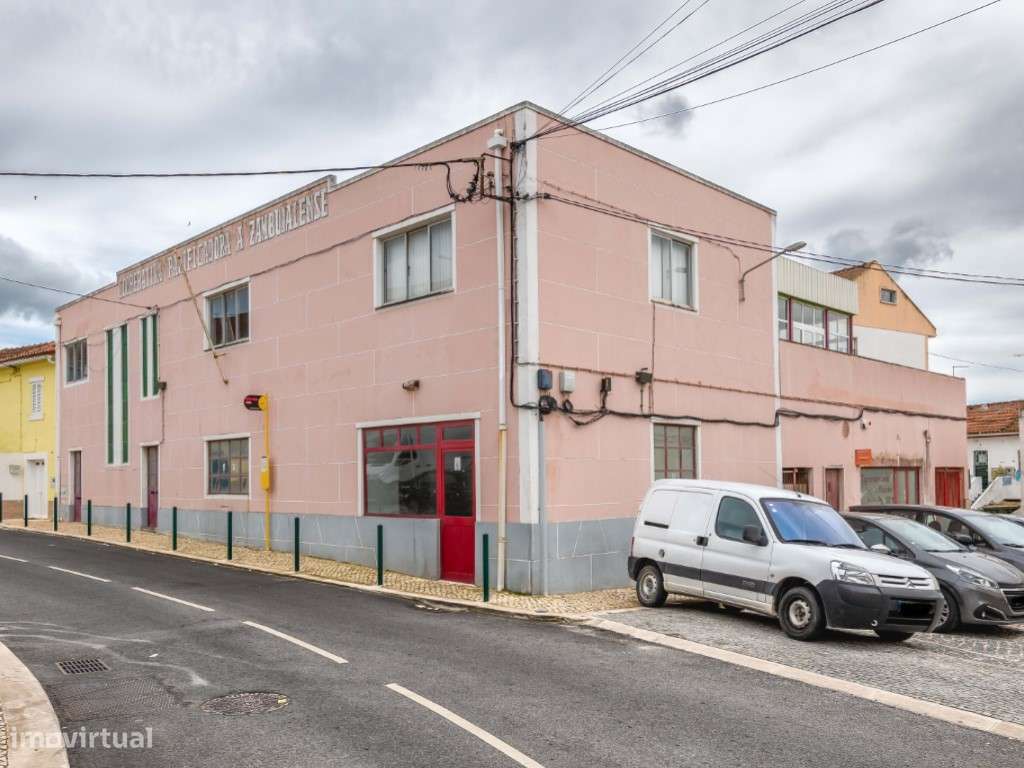 Habitação - Oportunidade de Investimento no Zambujal-2