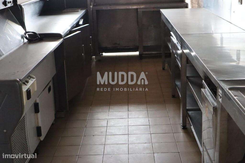 Moradia de três pisos em Grijó - Grande imagem: 5/27