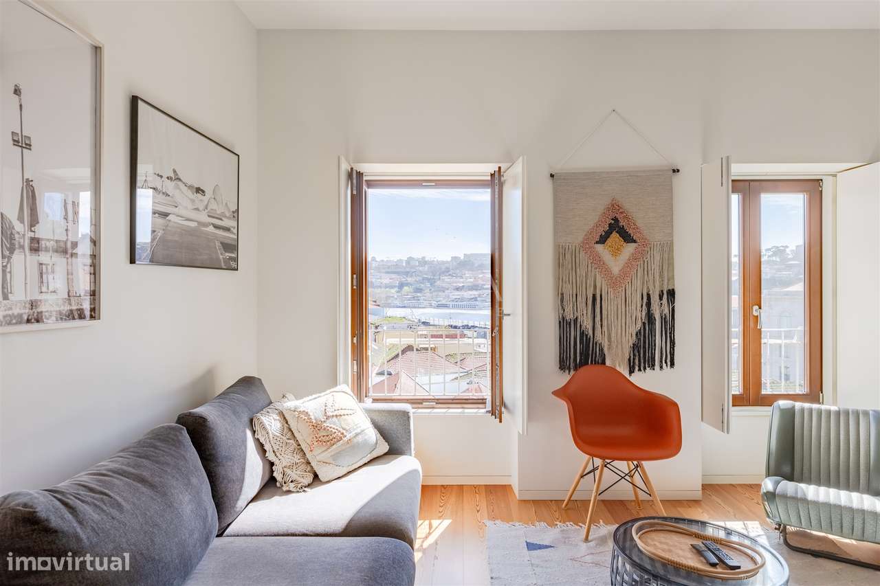 Alfândega | T1 com Vista Rio e Localização Premium no Porto-8