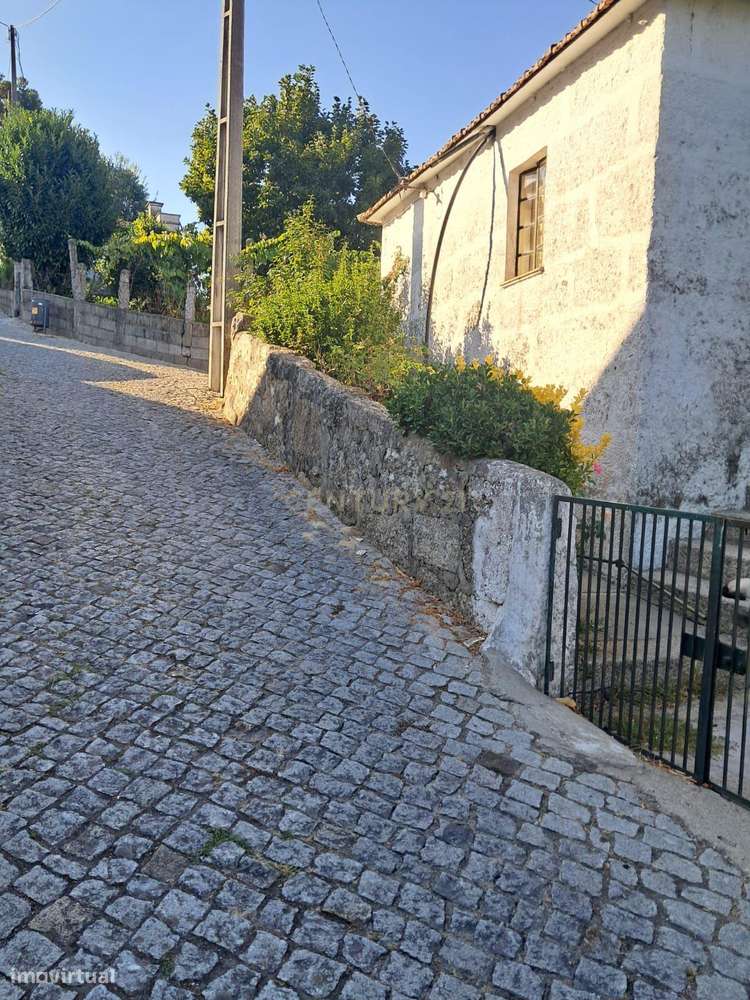 Moradia para recuperação - Centro de Vila Meã - Grande imagem: 4/9