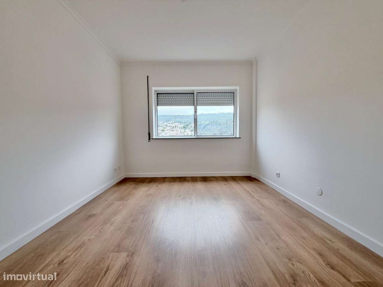 Apartamento T3 com elevador e garagem em Lamaçães-8