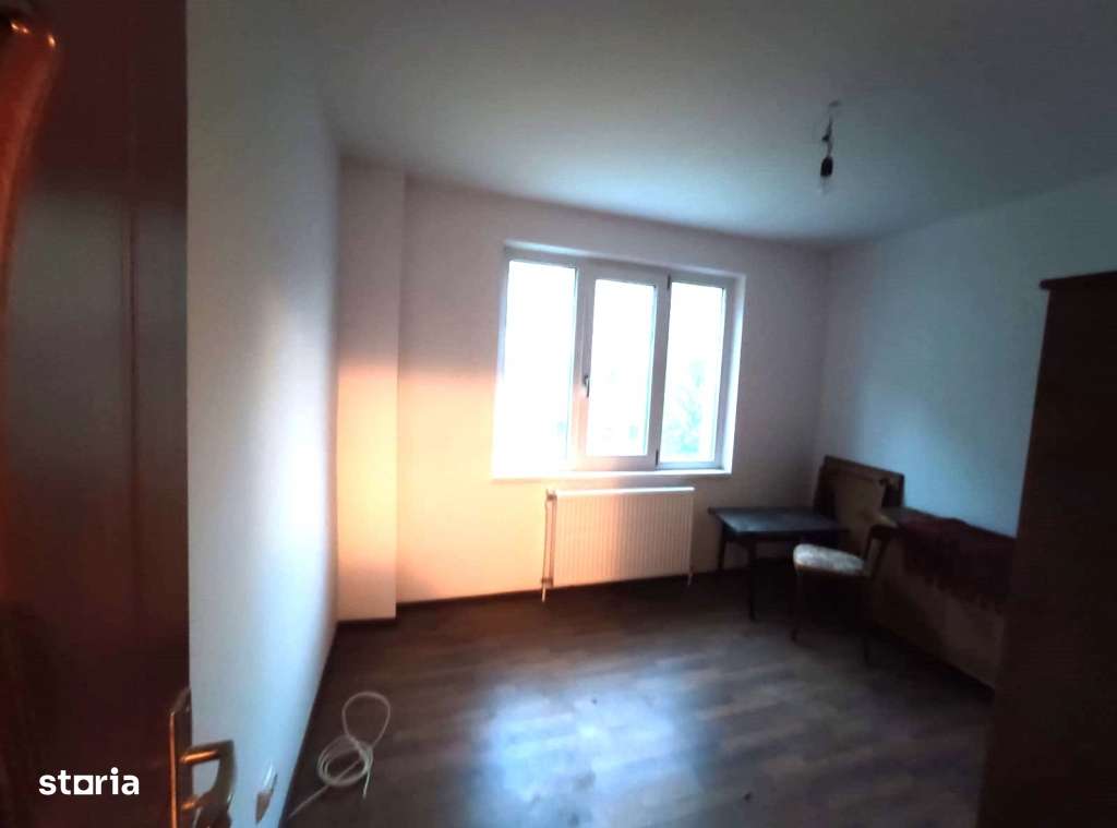 Apartament 2 camere complet renovat, etaj 1 zona Sud - Imagine principală: 3/8