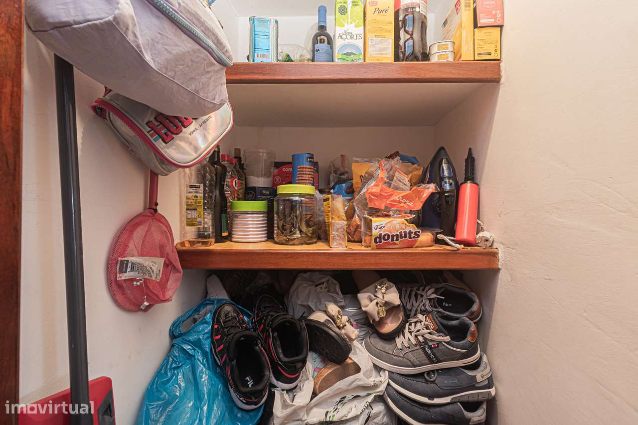 Apartamento T2 com elevador e varanda vista serra Sintra, em Rio Mouro-22