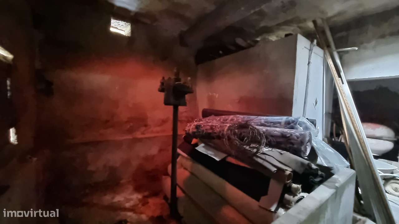 2 Moradias para remodelar com logradouro - Carvalhal Benfeito-25