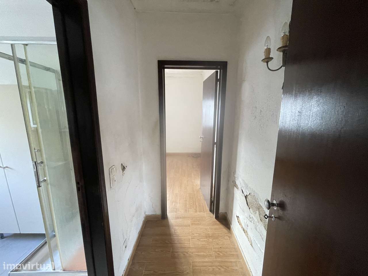 Moradia com 320m² de terreno e potencial incrível por apenas 385.000€-7