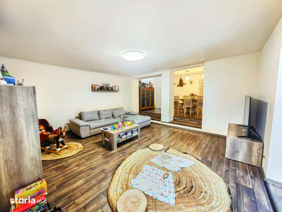 Casa Inedita , 300 mp utili, P+M,  5 bai, 6 dormitoare , 1975 mp teren - Imagine principală: 2/19