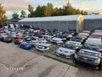 Toyota Yaris II mcperson prawy 1,0 1,3 zwrotnica - 8