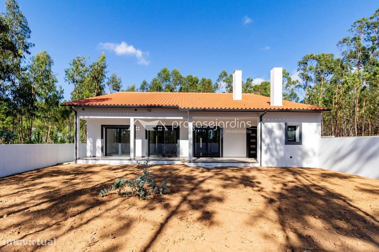 Moradia T3 com jardim, varanda e garagem-23