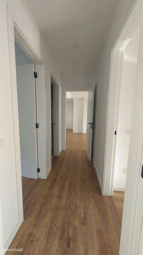 Apartamento T3 novo C/ box- Leiria-17