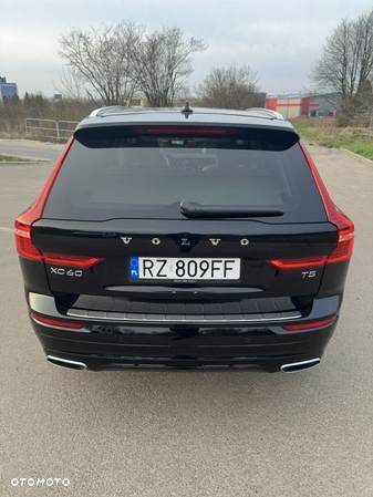 Volvo XC 60 T5 Momentum Pro - 7