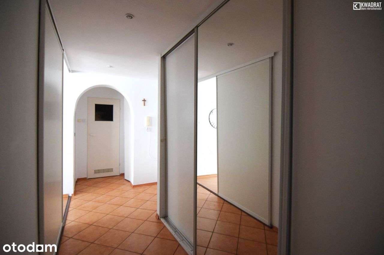 2pokojowe mieszkanie/pow. 59 m2/ul.Spadochroniarzy-5